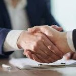 Imagen relacionada con LLC vs S Corp, elección fiscal S Corp, estructura empresarial, planificación fiscal y asesoría legal para negocios en Florida.